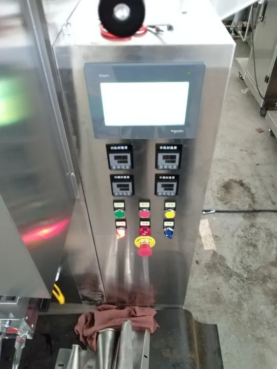KEFAI високоскоростна машина за опаковане на кетчуп детайл - контролен панел